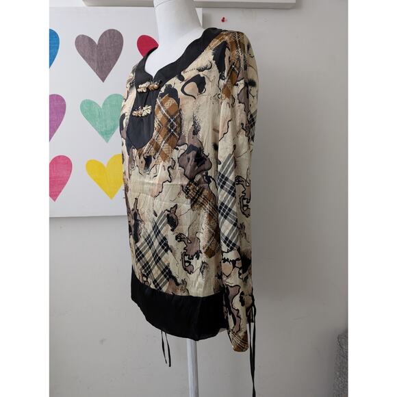 Kaelyn-Max silky stretch satin top - Picture 3 of 14